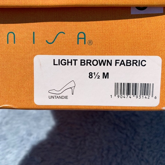 New Unisa light brown faux suede pumps 8.5 - Picture 4 of 4